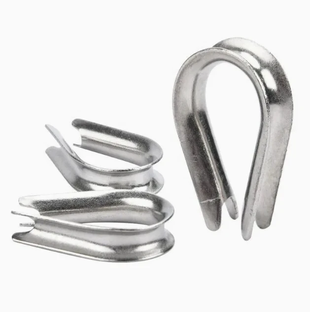 Capel Triangle Heart Ring för din6899